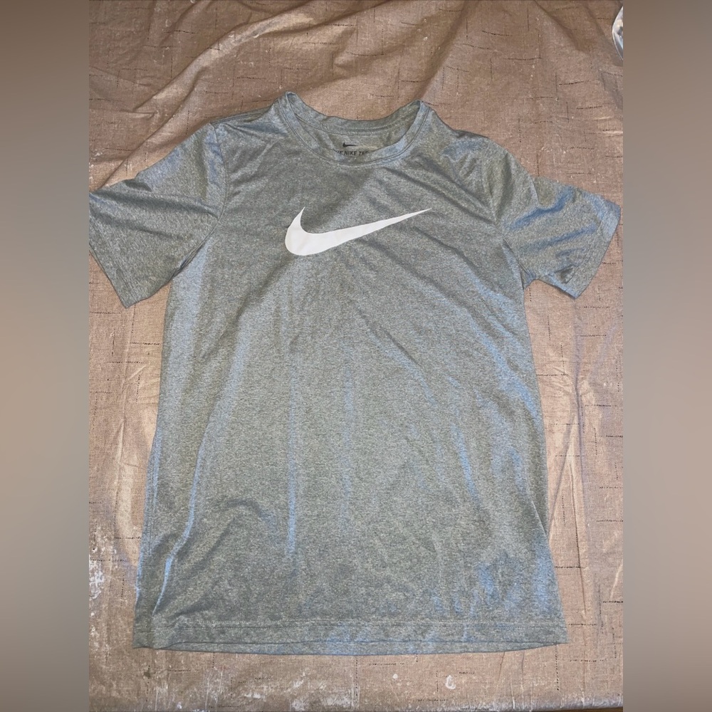 Nike Dri-Fit Boys Athletic Shirt-XL, Gray/White